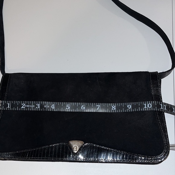Etienne Aigner suede and leather shoulder with a flap front.  Good condition - Picture 5 of 7